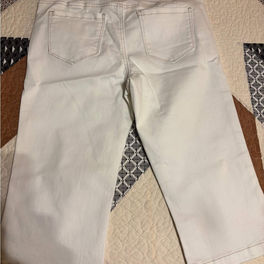 Natural Reflections Cream (Ecru) “Camp Side” Skimmer Capris - Picture 13 of 13